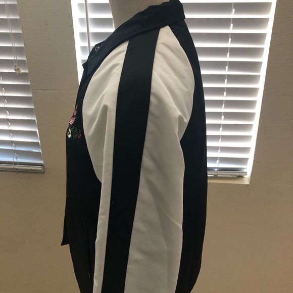 Vans - Picture 2 of 2